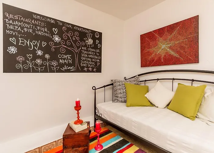 Dalmatian Cottage, Pedestrian Zone *