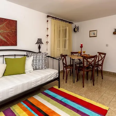 Apartment Dalmatian Cottage, Pedestrian Zone