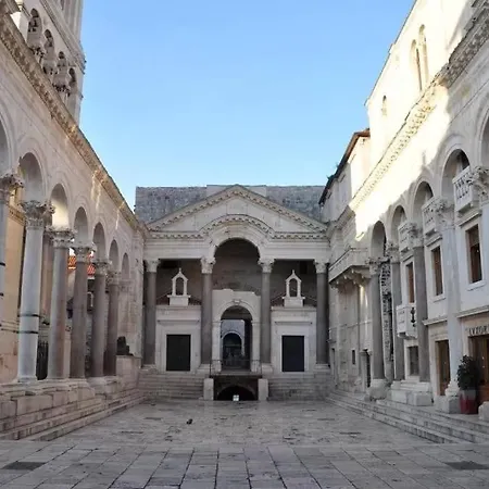 Dalmatian Cottage, Pedestrian Zone * سبليت